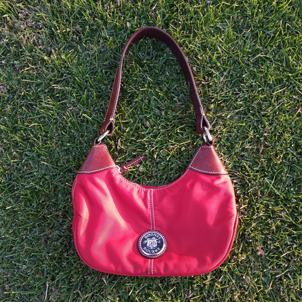 💕🔥Dooney and Bourke Wayfarer Nylon Mini Handbag